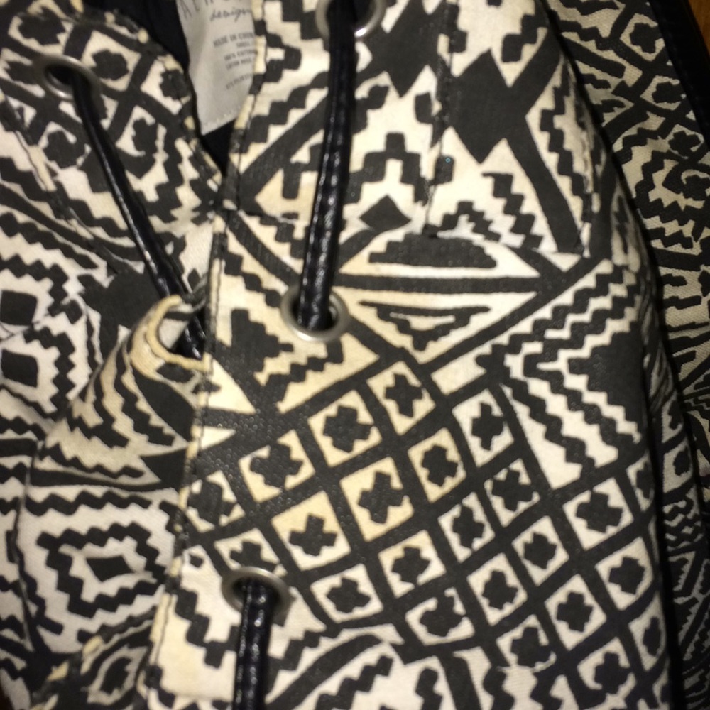 Tribal Print Backpack - Picture 3 of 4